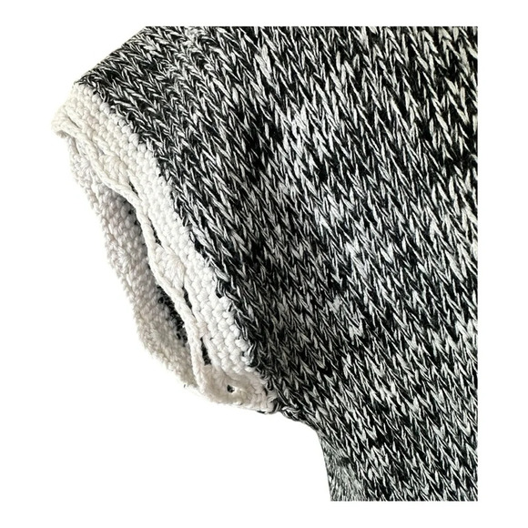 Art to Wear Sleeveless White Black Crochet Sweater Vest Woman Korean Vibes - Picture 5 of 8